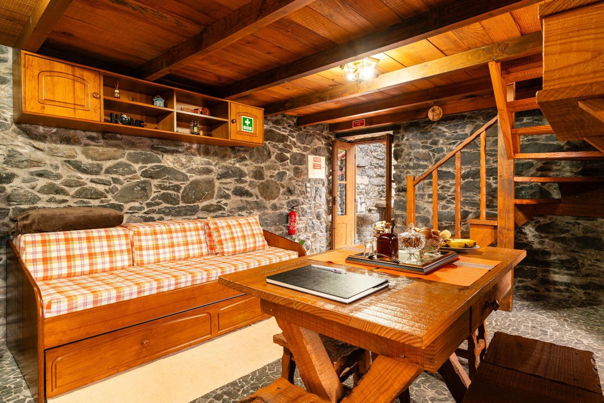King'S House - Centennial House Ribeira do Raposo ภายนอก รูปภาพ